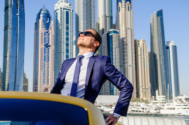 How to Become Rich in Dubai